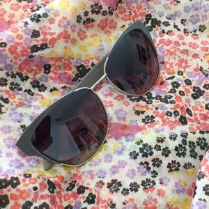Tahari Grey sunglasses